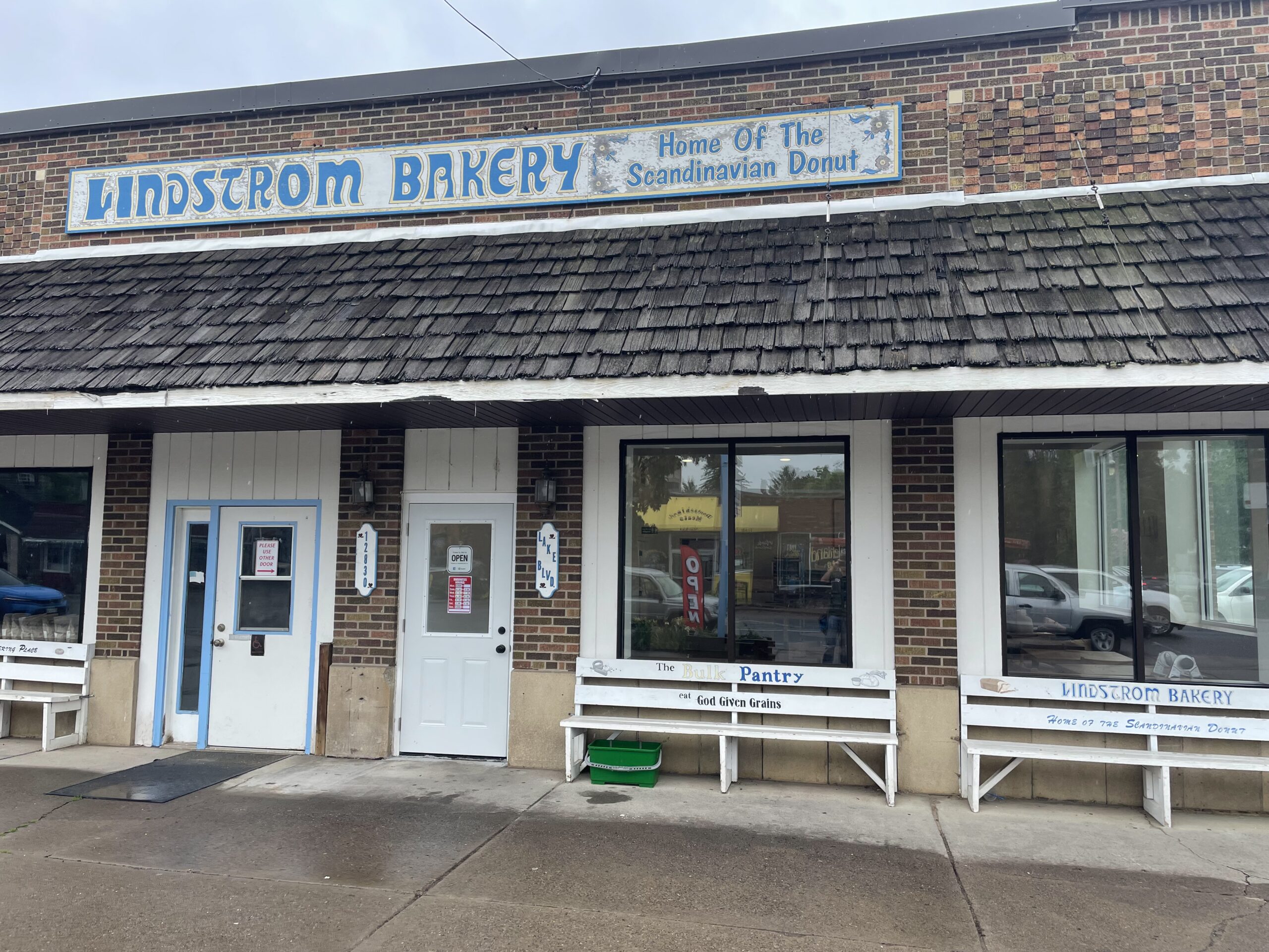 Lindstrom Bakery